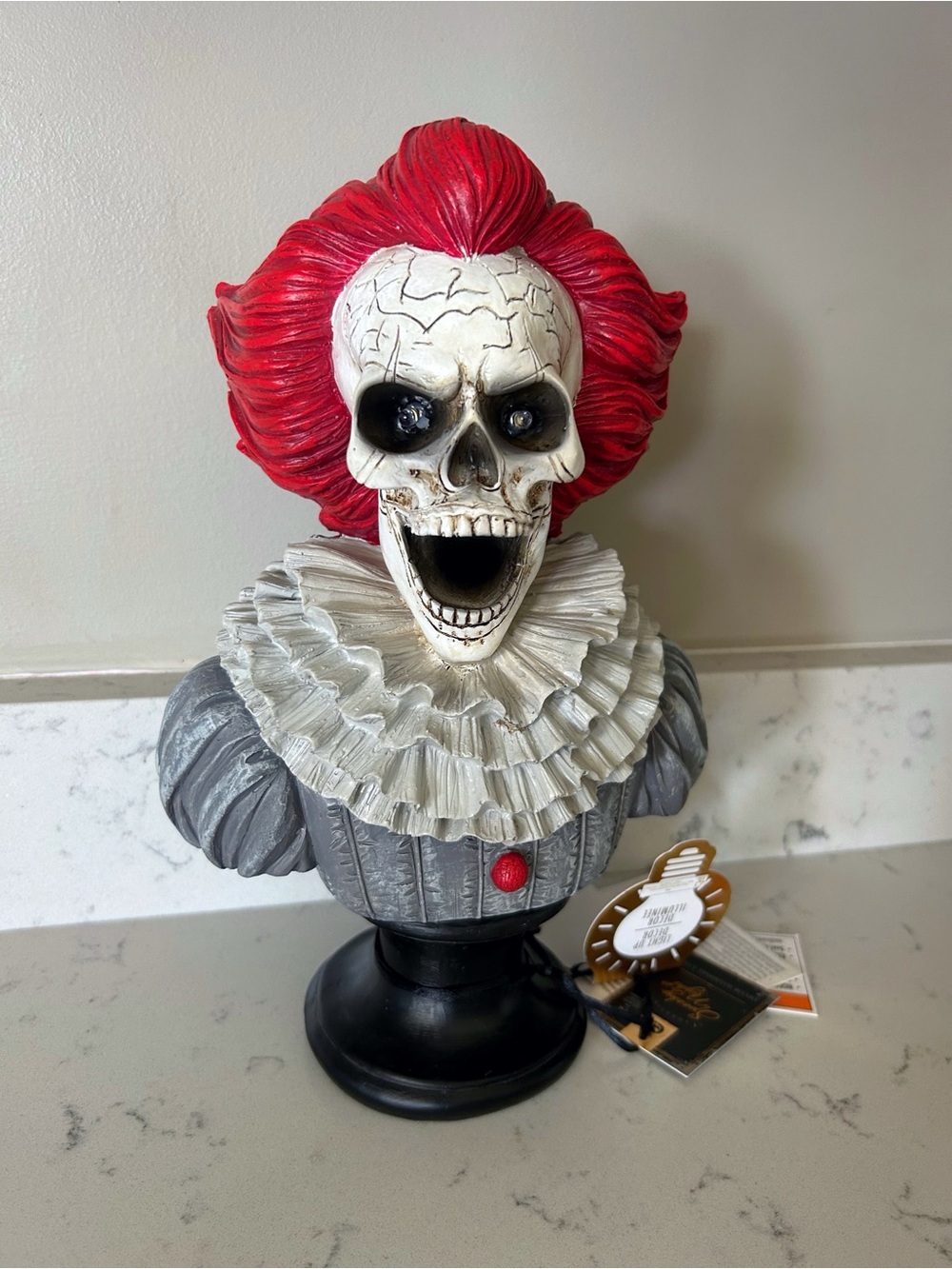 Pennywise IT Skeleton Bust Halloween Decor - Picture 2 of 7